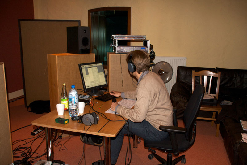 Cd Production Nils Mönkemeyer / Sony 2009 at Fattoria Musica Osnabrück. Temporary control room in the drum booth…