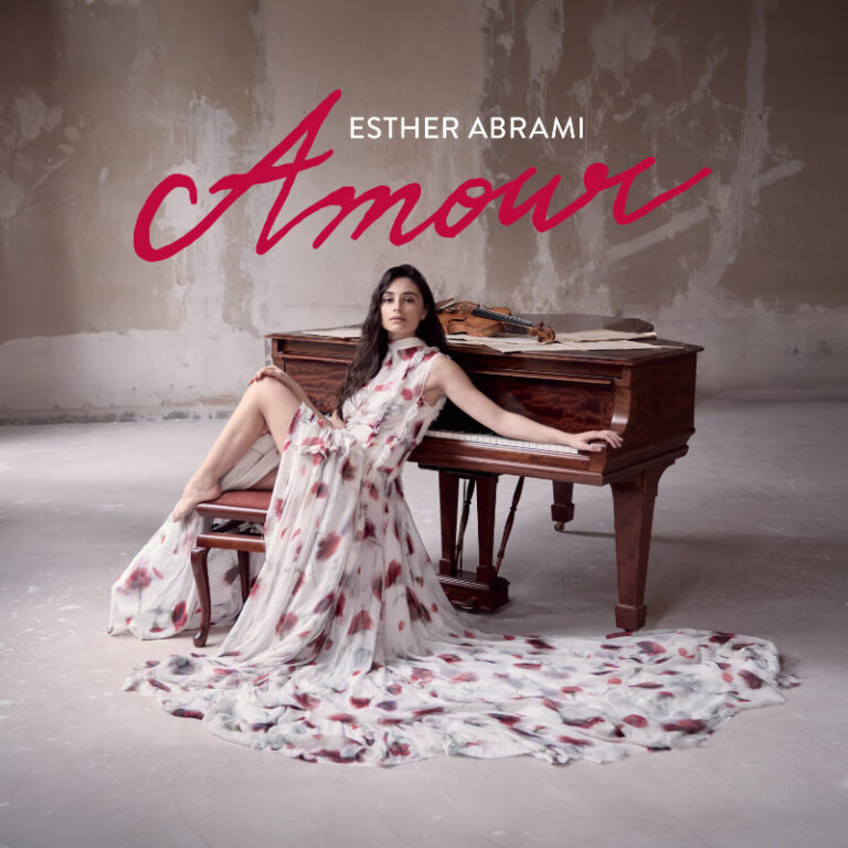 „Amour“ Esther Abrami / Sony